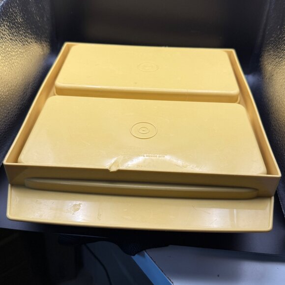 Vintage Tupperware Deviled Egg Carrier With Lid & 2 Inserts Yellow & White - Picture 3 of 10